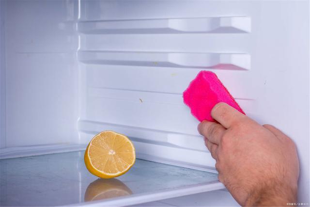 冰箱不制冷而且還有異味是什麼原因?（進來看看吧）1