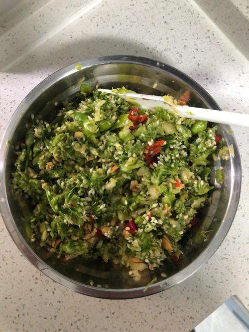 韭菜花的制作方法腌制方法（韭菜花怎麼腌）1
