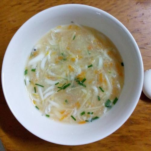 美味銀魚湯的做法