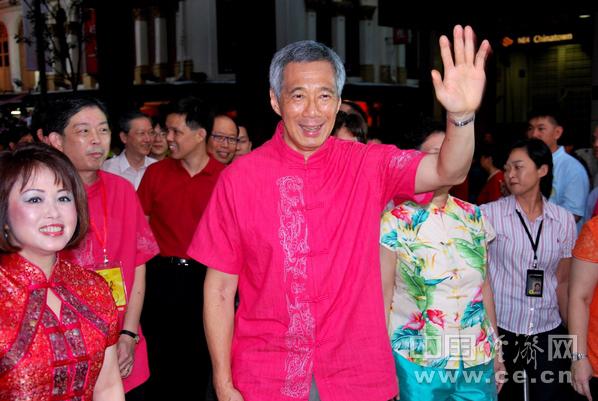 新加坡華人是否承認是華夏民族（新加坡有450萬華人）1
