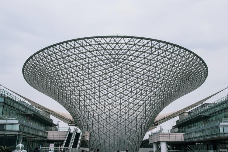 上海世博會最貴的場館（上海世博地區将建成13座世界頂級大型文體場館）1