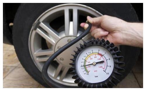 汽車輪胎怎麼充氣呢?