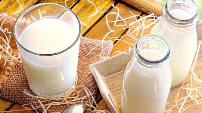 關于喝牛奶有哪些注意事項（一直喝牛奶的方法竟然是錯的）1