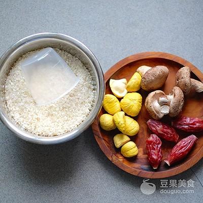 臘味糯米飯電飯煲家常做法（電壓力鍋版臘腸栗子飯）2