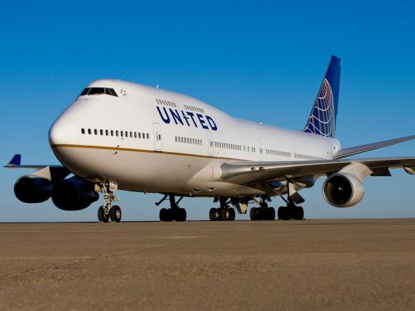 美聯航訂購飛機747（美聯航CEO揭秘747巨無霸退役）1