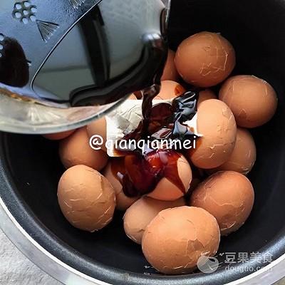 甜茶葉蛋的家常做法（美味百搭茶葉蛋的做法）5