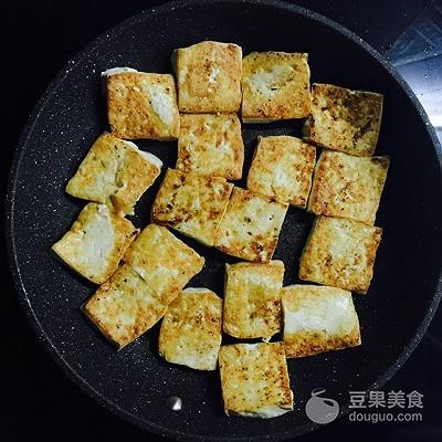 豆腐湯的8種家常做法（白菜豆腐湯的做法）4