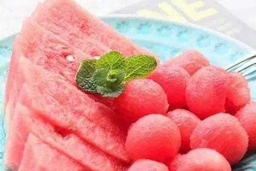 白火龍果和西瓜的含糖量哪個更高（百香果和西瓜哪個糖分多）10