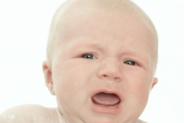 寶寶吐奶的時候吐出來了怎麼辦