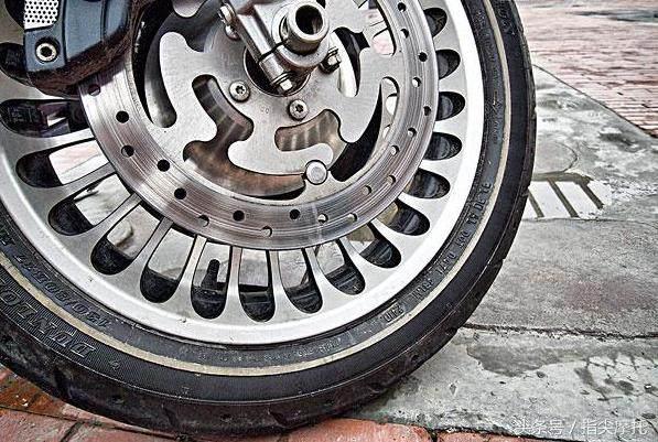 摩托車輪胎胎壓正常不（摩托車輪胎氣壓低有什麼危害嗎）3