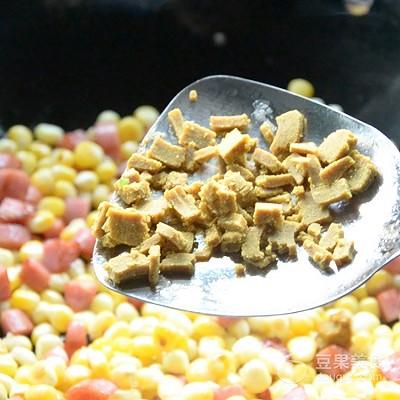 玉米炒火腿竅門（玉米火腿丁的做法）6