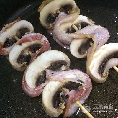 培根芝士烤雞肉串（平底鍋版蘑菇培根串串）6