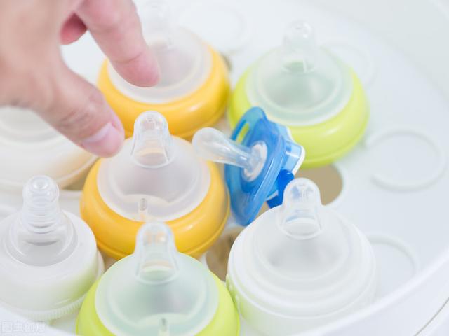 寶寶奶瓶清洗順序（從清洗奶瓶開始）4