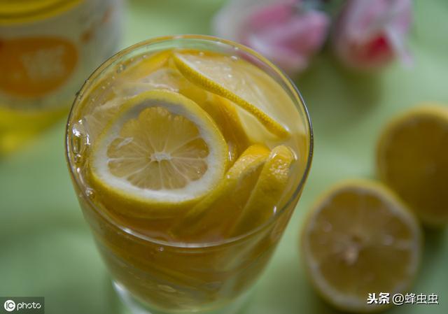 不用蜂蜜的檸檬水怎麼做才好喝（來一杯爽口的蜂蜜檸檬水）5