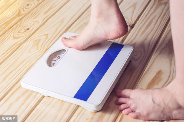 公認最簡單的減肥方法一月瘦15斤（5個科學的減肥方法）1