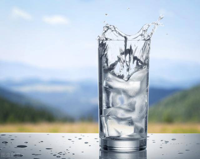喝礦泉水容易缺鈣麼（長期喝純淨水人體會缺鈣嗎）1