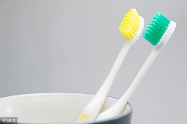 牙齒每天刷牙出血能用鹽刷嗎（刷牙刷出血來才算幹淨）6