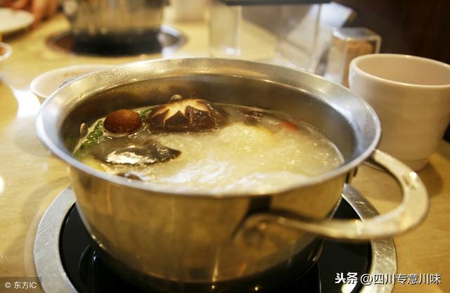 正宗重慶火鍋湯底做法麻辣（怎麼制作超好吃的清湯重慶火鍋底料）2