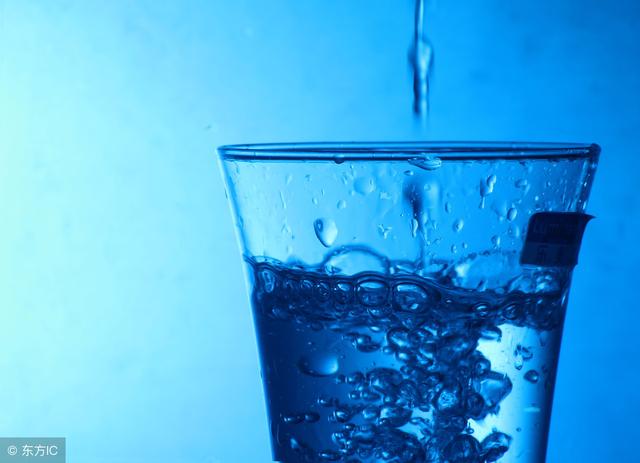 每個人每天能喝多少水健康（一天喝多少水最好）3