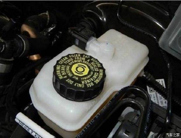 刹車油和原來的車油不一樣能用嗎