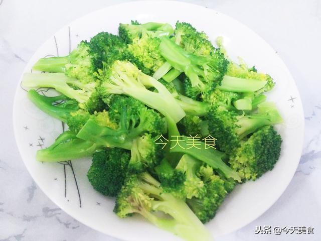 怎麼樣做花菜又綠又好吃（綠色菜花這樣做）5