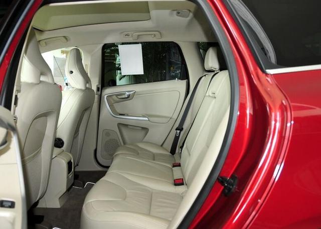 沃爾沃xc60選豪華還是動感（同級别中安全性最佳的進口SUV）11
