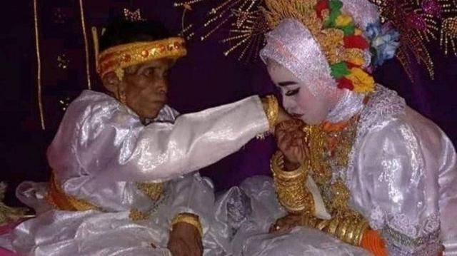 印度103歲老人娶27歲女孩（印尼58歲老漢娶19歲新娘）3