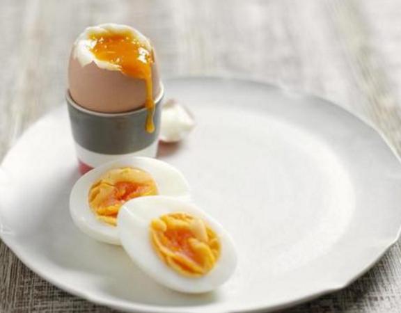 雞蛋要怎麼煮才不會破殼（學會這個小竅門）1