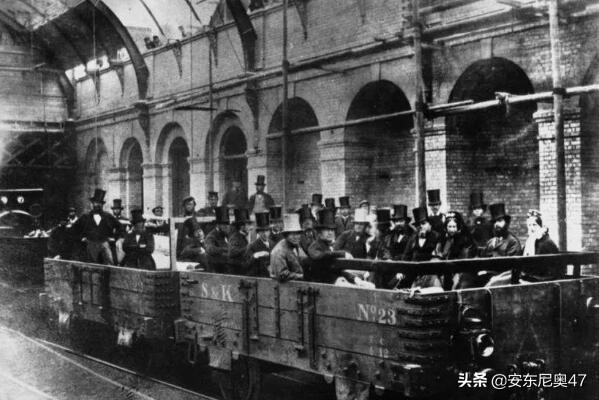 最早的倫敦地鐵動力是什麼（世界上第一條地鐵）3