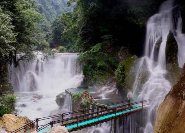 世界排名第一的溫泉瀑布（全球唯一的瀑布溫泉）3