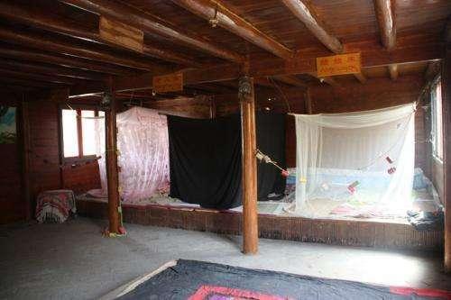 傣族人都在一個卧室睡覺（傣族人一家就一個卧室）9