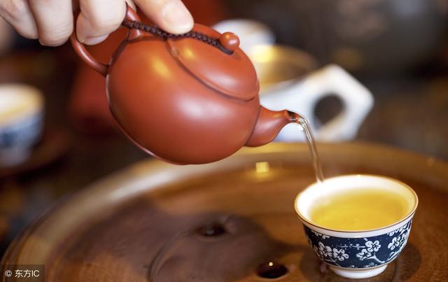 隔夜茶煮開起白沫到底能不能喝（隔夜茶硝酸鹽含量低于國家飲用水衛生标準）4