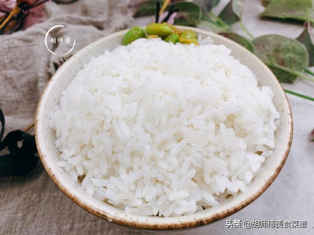 蒸米飯怎麼煮才好吃更香（隻加清水就錯了）6