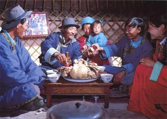 有關蒙古族的風俗和習慣（淺談蒙古族的風俗習慣）1
