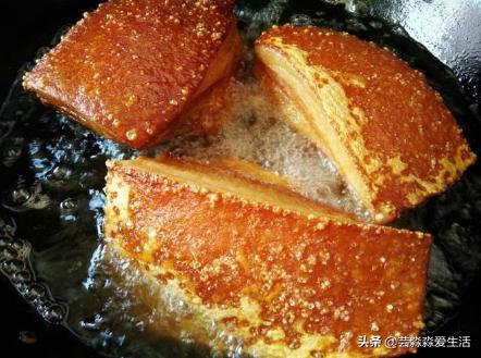 吃廣西荔浦芋頭扣肉（廣西的十大經典名菜之桂林荔浦芋扣肉）7