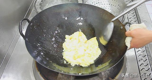 韭菜炒雞蛋怎麼做是正确的（打雞蛋時多這2步驟）10