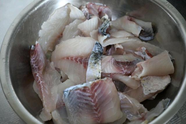一般家庭自制酸菜魚的做法（家庭版酸菜魚做法很簡單）7
