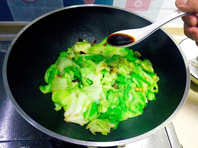 幹鍋包菜的做法 最正宗的做法（幹鍋包菜在家做）9
