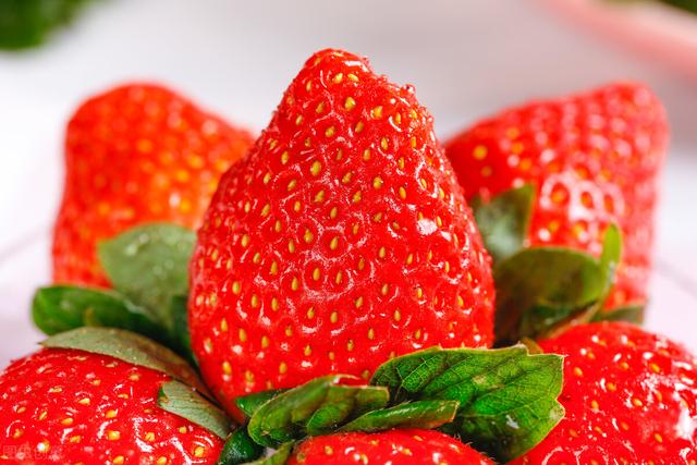 草莓用鹽水泡多久合适（草莓需要用鹽水泡嗎）3