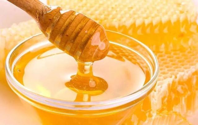 如何分辨蜂蜜是真的還是假的（蜂蜜怕買到假的）1