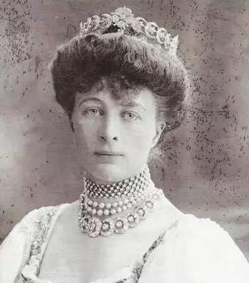 英國王室珍珠飾品樣式（英王室被蒙塵的6件絕世珠寶）14