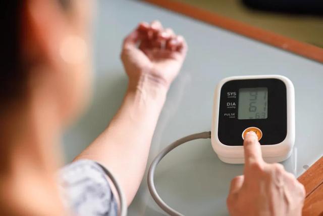 電子血壓計和水銀血壓計哪個值高（電子血壓計與水銀血壓計）2