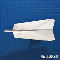 紙飛機的折法飛得又遠又超簡單（紙飛機折法教程1）10