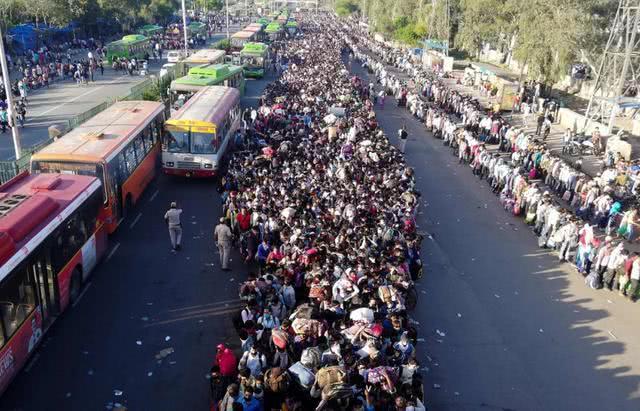 印度首都新德裡現狀（封城後數十萬民工步行返鄉）3