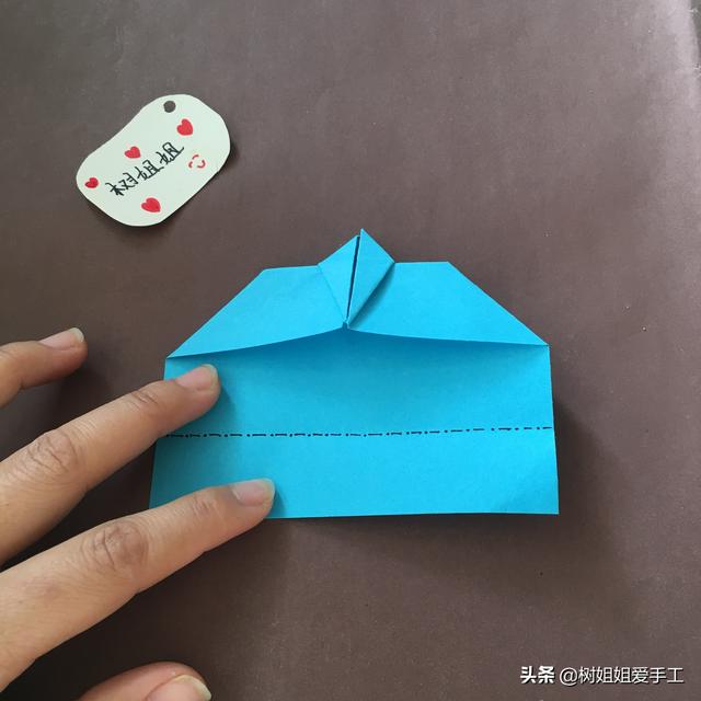 簡單易做折紙回旋紙飛機（燕子式紙飛機的折法）5