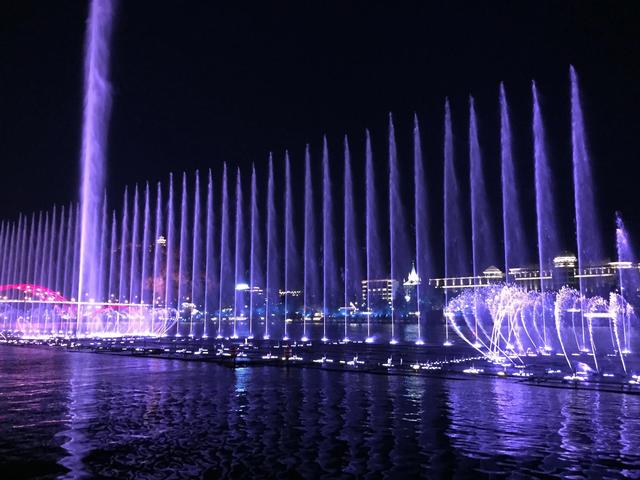 柳州大型水上音樂噴泉（廣西柳州江面噴泉）3
