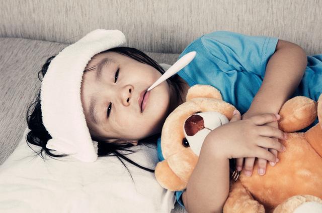 寶寶兩歲發燒該怎麼降溫（寶媽用這樣的方法降溫）6