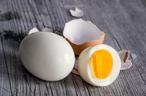 尿蛋白高能多吃雞蛋嗎（尿蛋白偏高的人）3