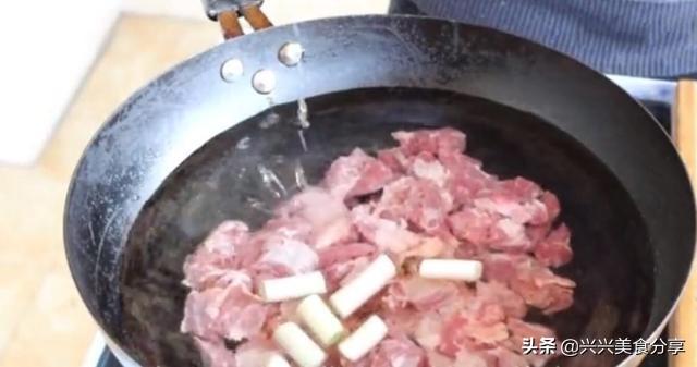 紅蘿蔔燒牛肉的家常做法大全（家常紅蘿蔔燒牛肉）3