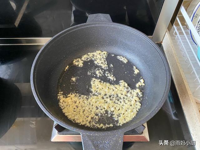 涼拌綠蘆筍的做法大全（蘆筍簡單快手的美味做法）7